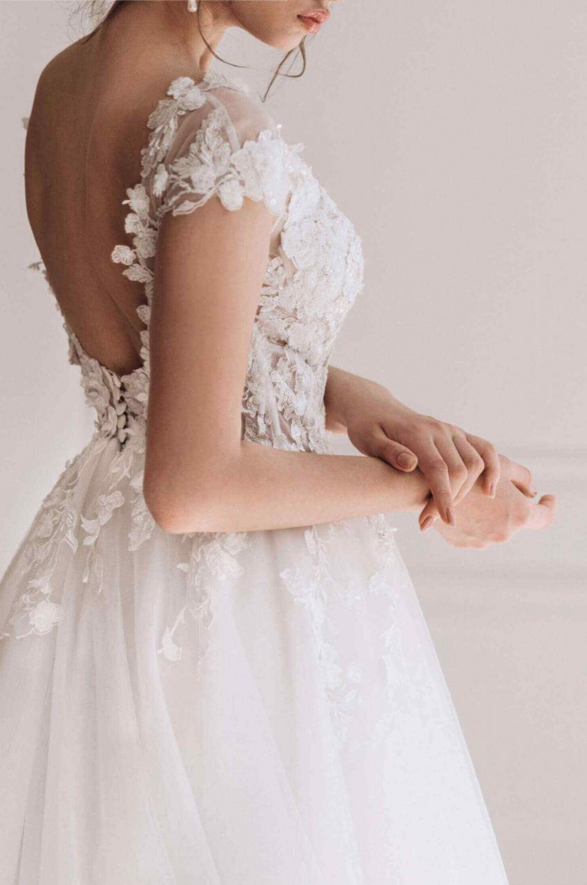 https://chateau-beau.com/wp-content/uploads/2020/12/wedding_dress_07-850x1280.jpg
